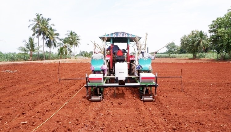 शुगरकेन कटर प्लांटर ( sugarcane cutter planter )