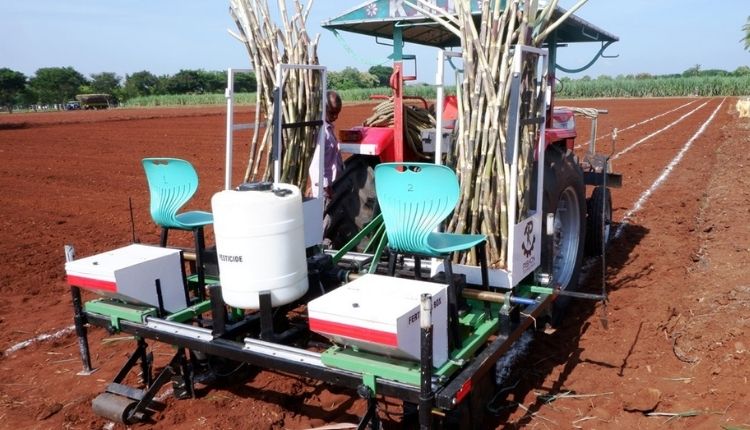 शुगरकेन कटर प्लांटर ( sugarcane cutter planter )